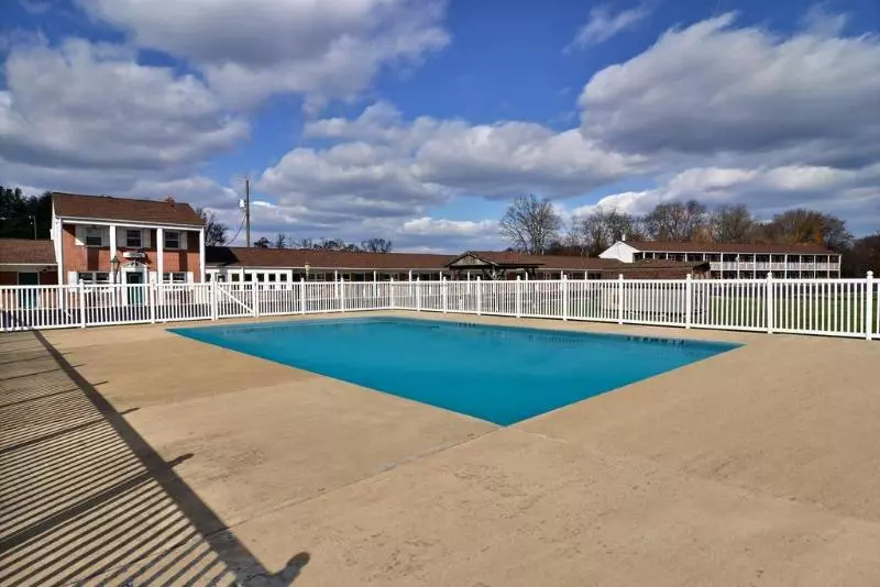 בית מלון כפרי Econo Lodge Woodstock Shenandoah Valley I 81