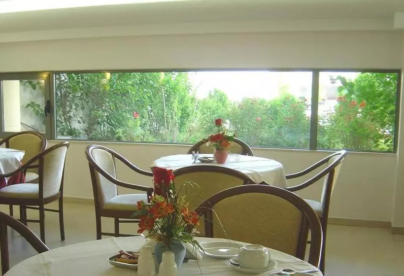 בית מלון כפרי Elysee