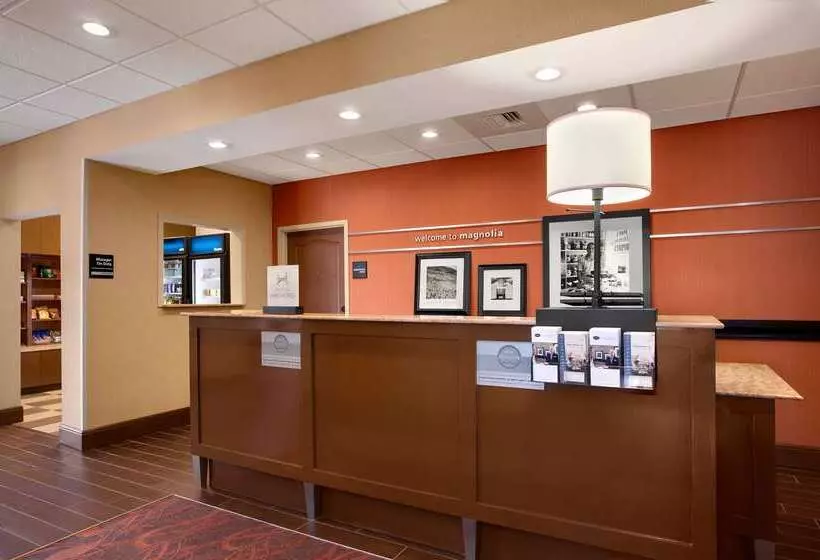 ホテル Hampton Inn Magnolia