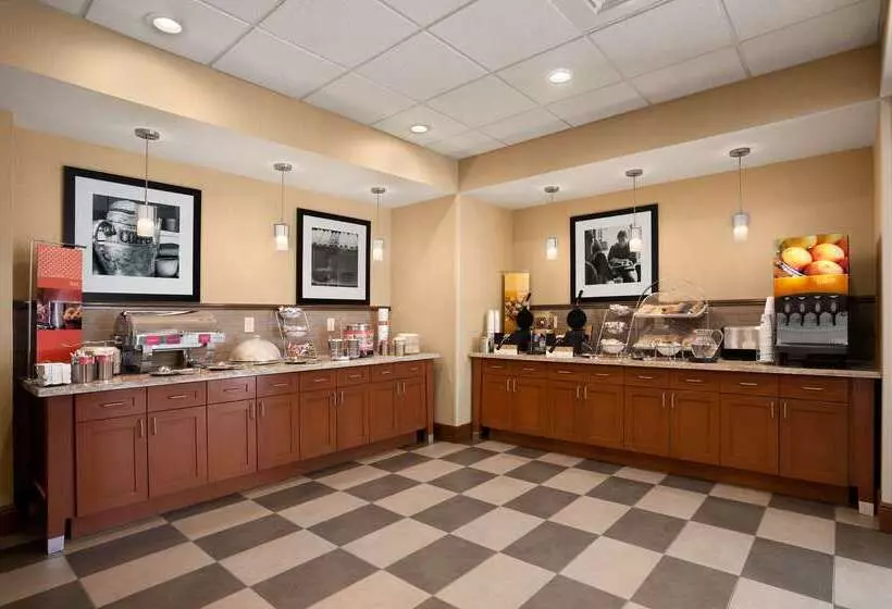 ホテル Hampton Inn Magnolia