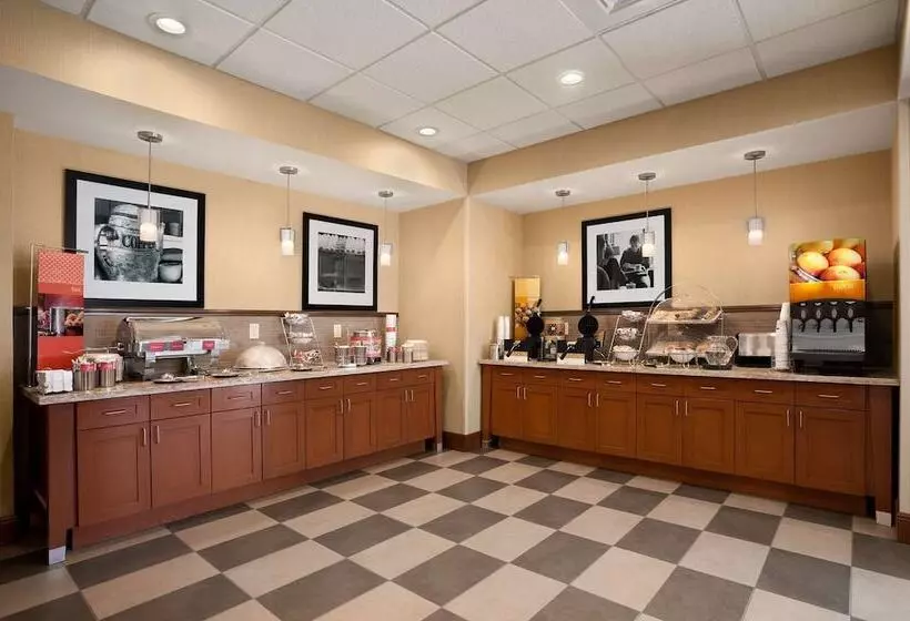 ホテル Hampton Inn Magnolia