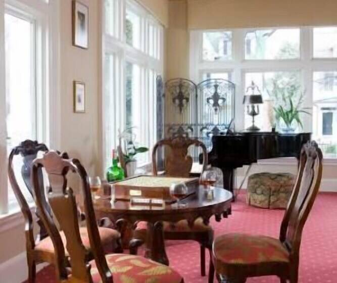 בית מלון כפרי Inn At 202 Dover