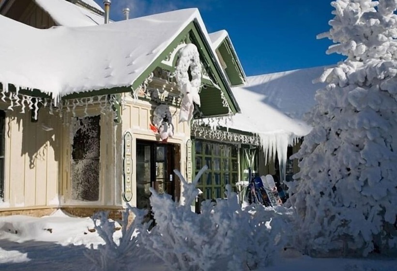 هتل The Inn At Snowshoe