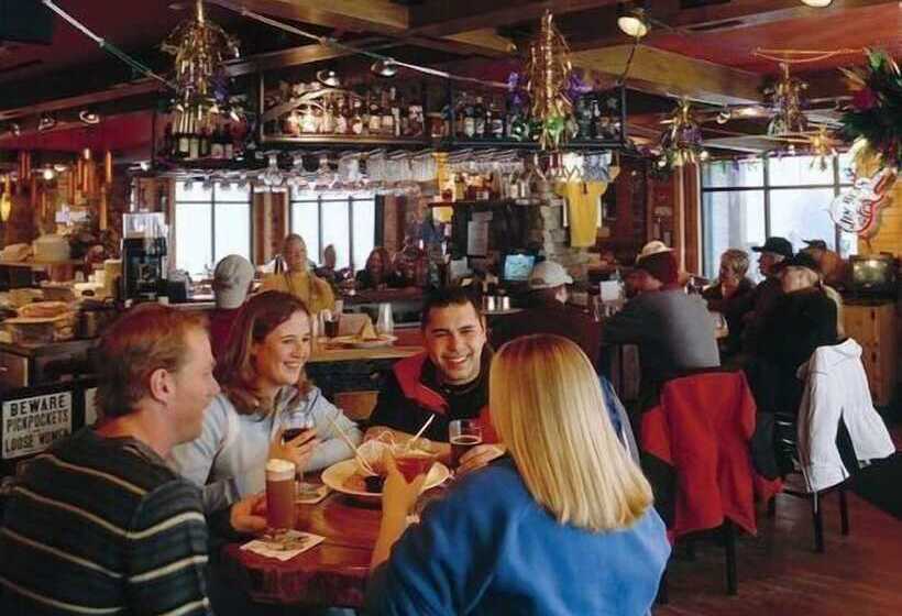 هتل The Inn At Snowshoe