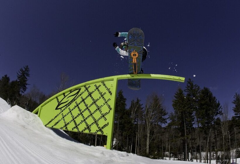 هتل The Inn At Snowshoe