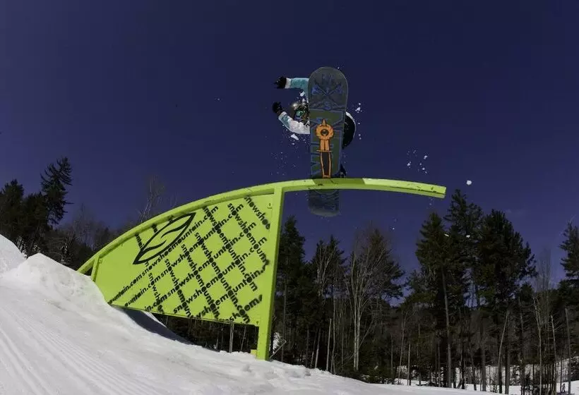 Отель The Inn At Snowshoe