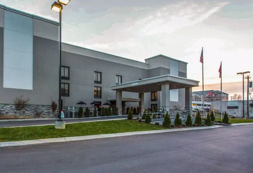 ホテル Quality Suites Nashville Airport