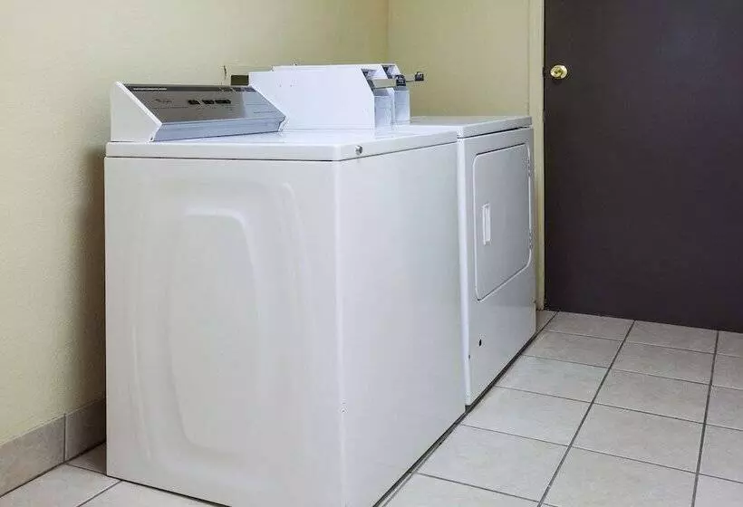 호텔 Super 8 By Wyndham Sulphur