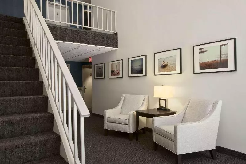 Отель Travelodge By Wyndham Hubbard Oh