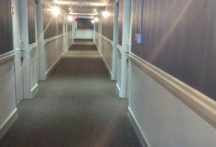 Отель Travelodge By Wyndham Hubbard Oh