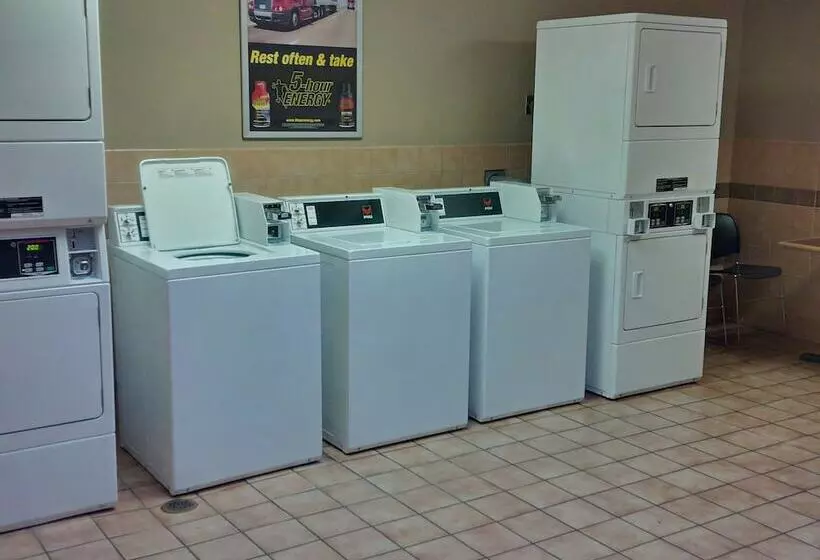 Отель Travelodge By Wyndham Hubbard Oh