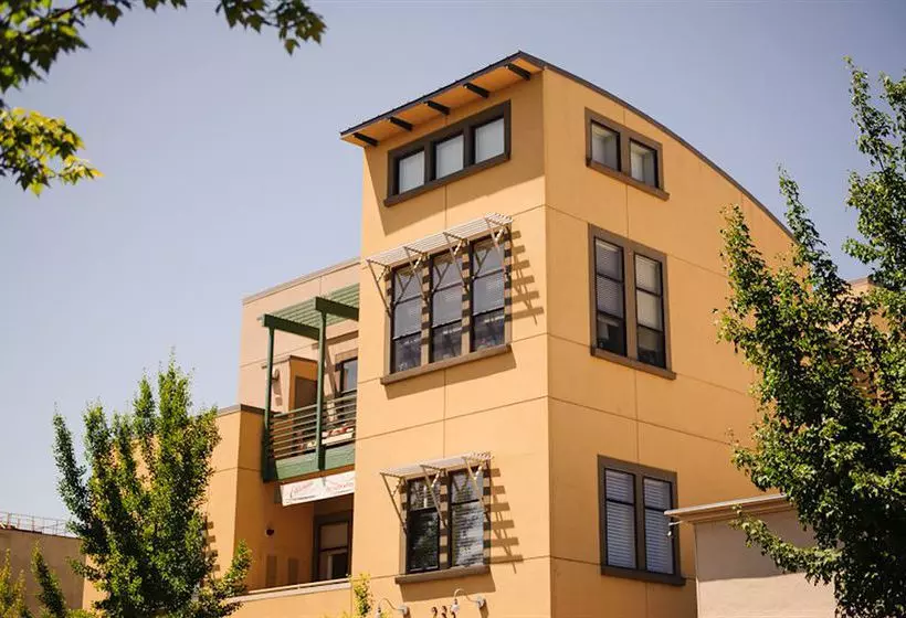 בית מלון כפרי Two Thirty Five