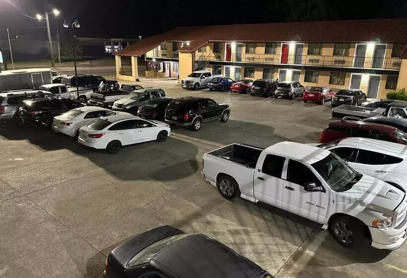 فندق على الطريق Budget Inngadsden