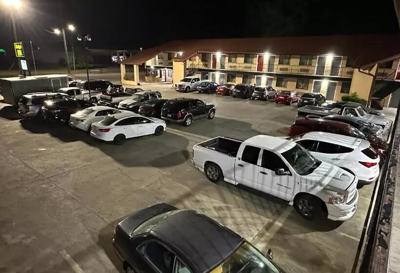 فندق على الطريق Budget Inngadsden