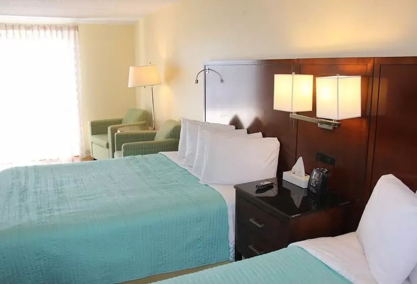 מוטל Seaside Inn & Suites