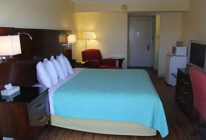 מוטל Seaside Inn & Suites