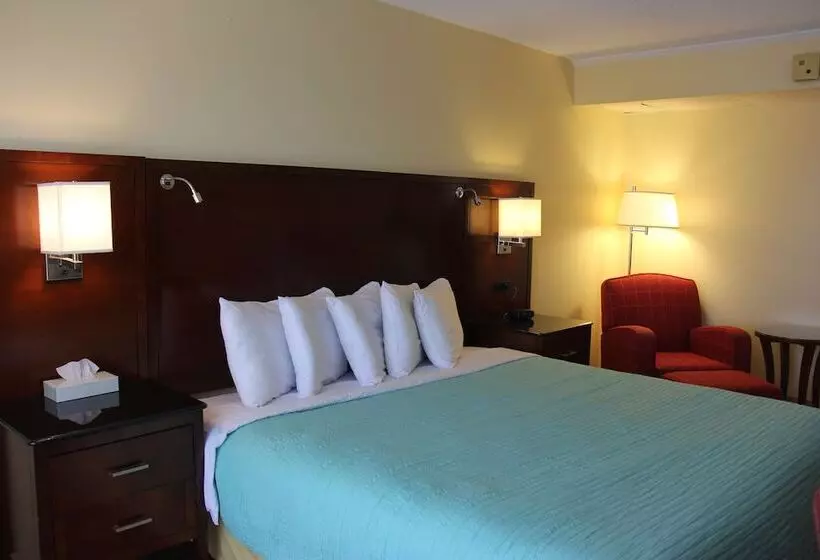 מוטל Seaside Inn & Suites