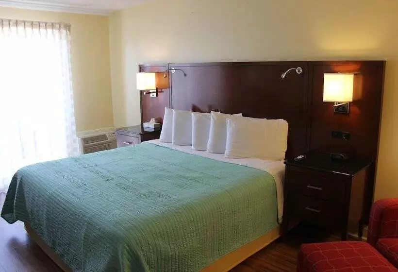 מוטל Seaside Inn & Suites