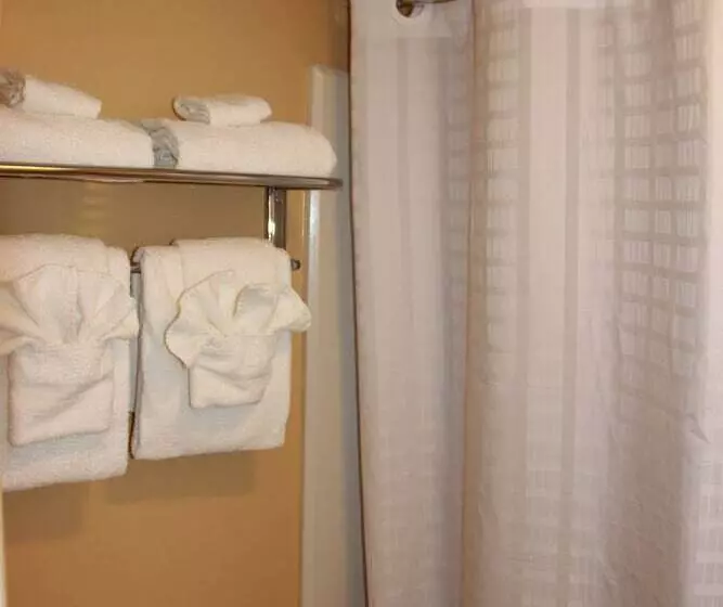 מוטל Seaside Inn & Suites