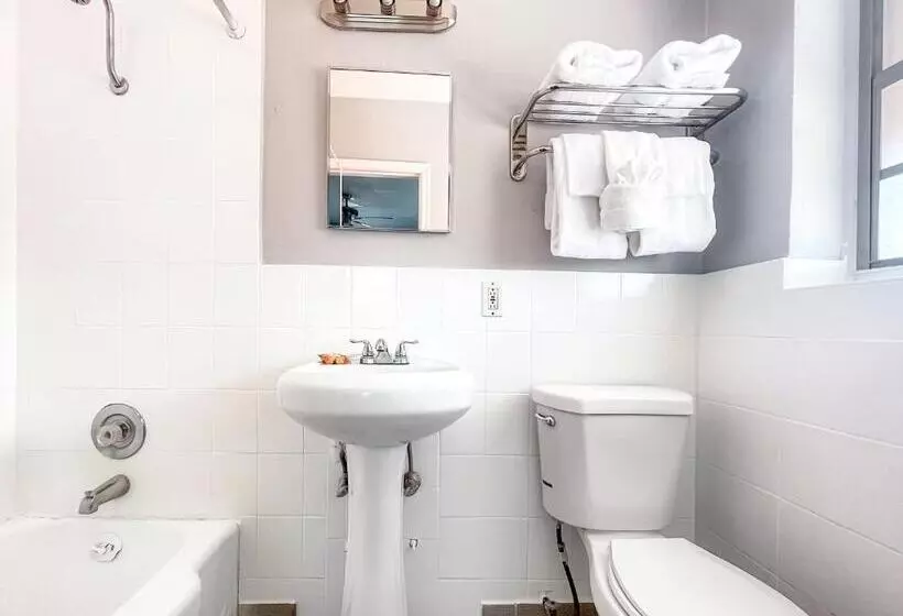 فندق على الطريق The Blue Wave