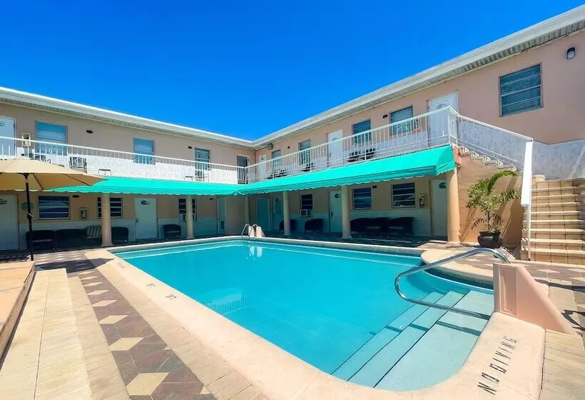 فندق على الطريق The Blue Wave