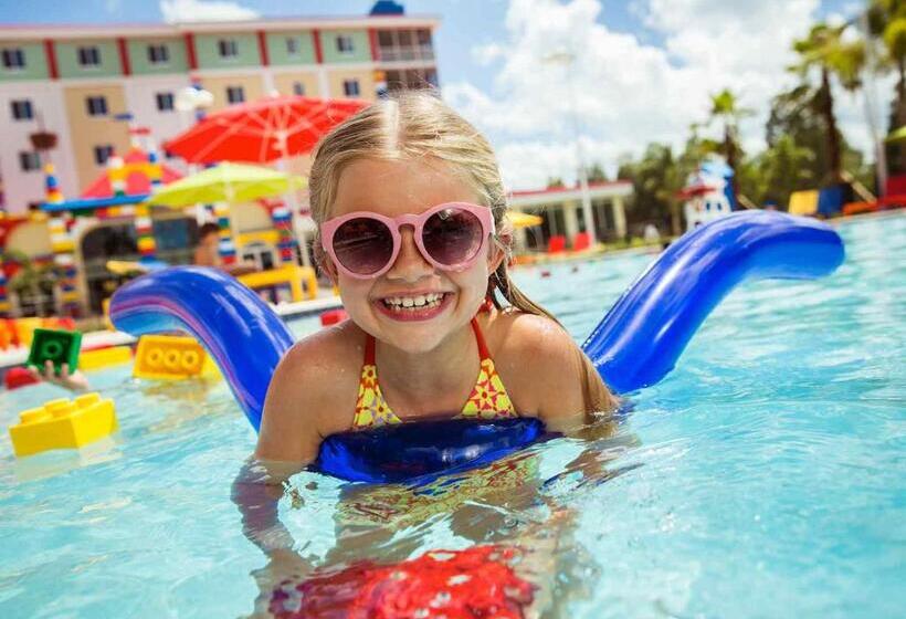 استراحتگاه Legoland California Hotel and Castle