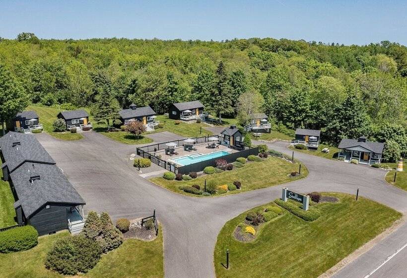 Seascape Motel & Cottages