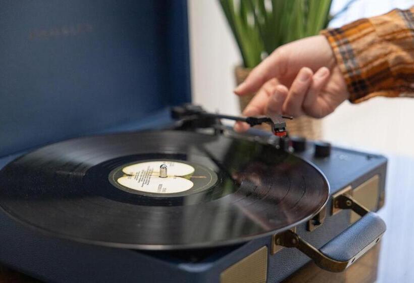 Seascape Motel & Cottages