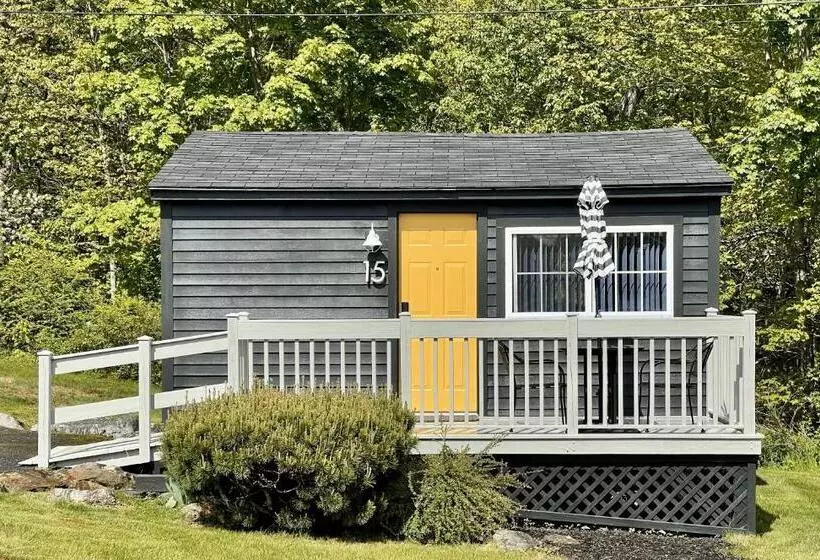 Seascape Motel & Cottages