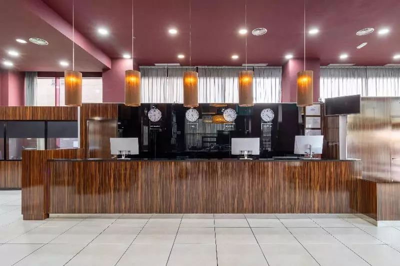 هتل Exe Convention Plaza Madrid