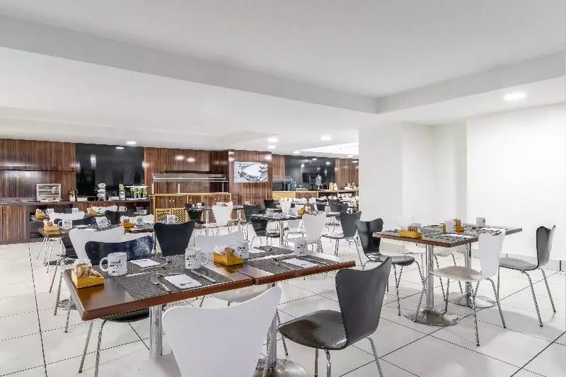 هتل Exe Convention Plaza Madrid