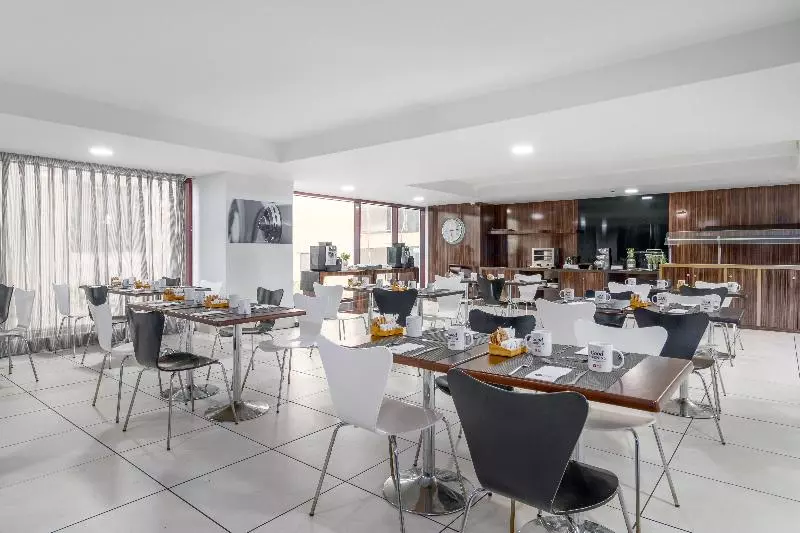 هتل Exe Convention Plaza Madrid