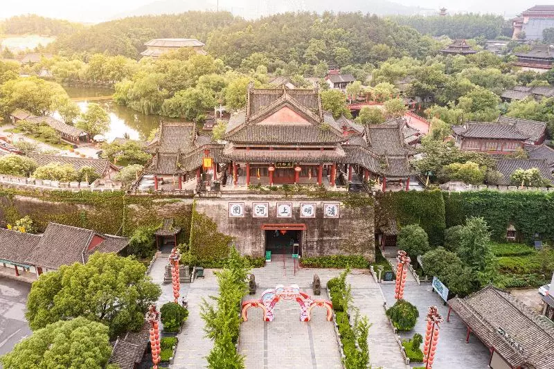 Hotelli Holiday Inn Express Dongyang Hengdian By Ihg