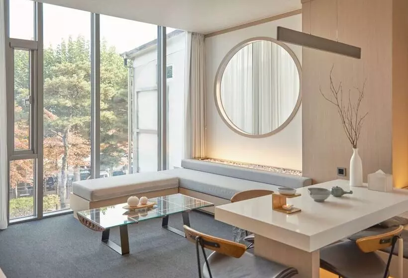 هتل Uh Suite The Seoul