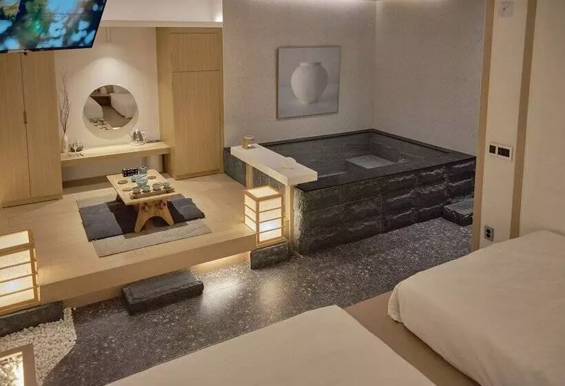 هتل Uh Suite The Seoul