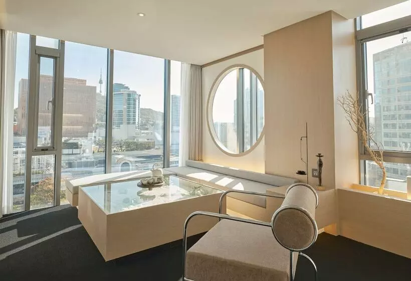 هتل Uh Suite The Seoul