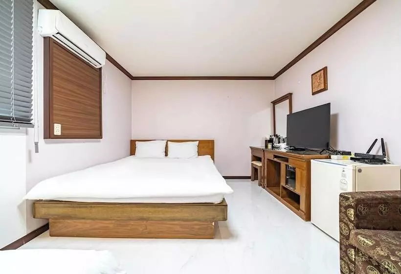 Motel Cheorwon Pareseu