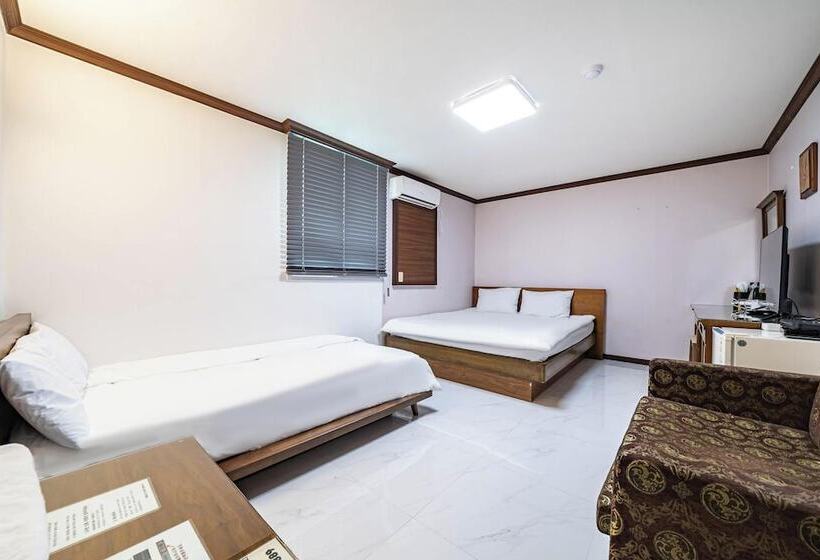 Motel Cheorwon Pareseu