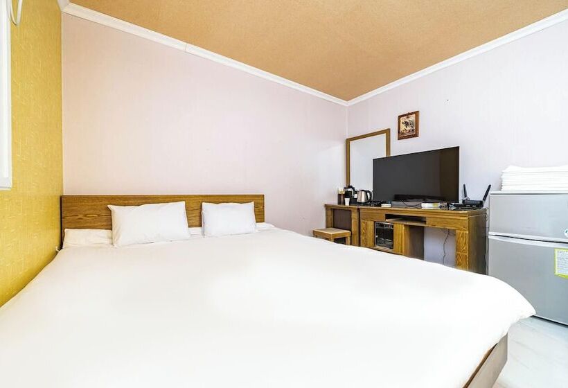 Motel Cheorwon Pareseu