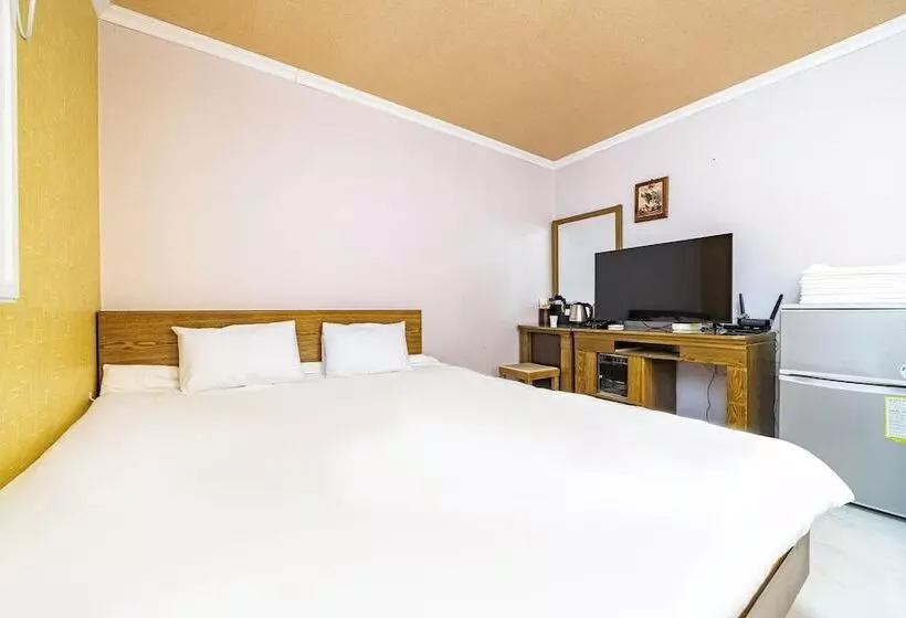 Motel Cheorwon Pareseu