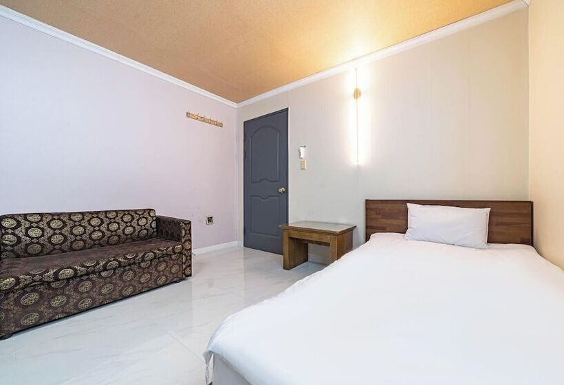 Motel Cheorwon Pareseu