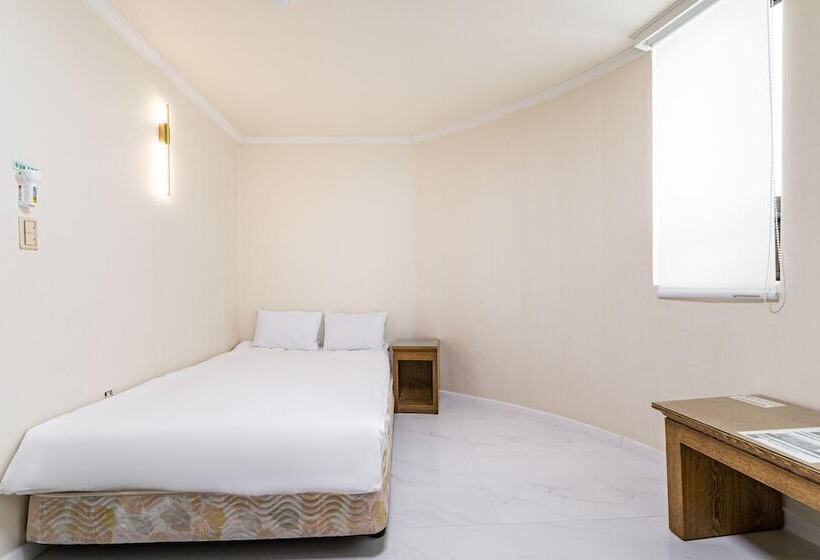 Motel Cheorwon Pareseu