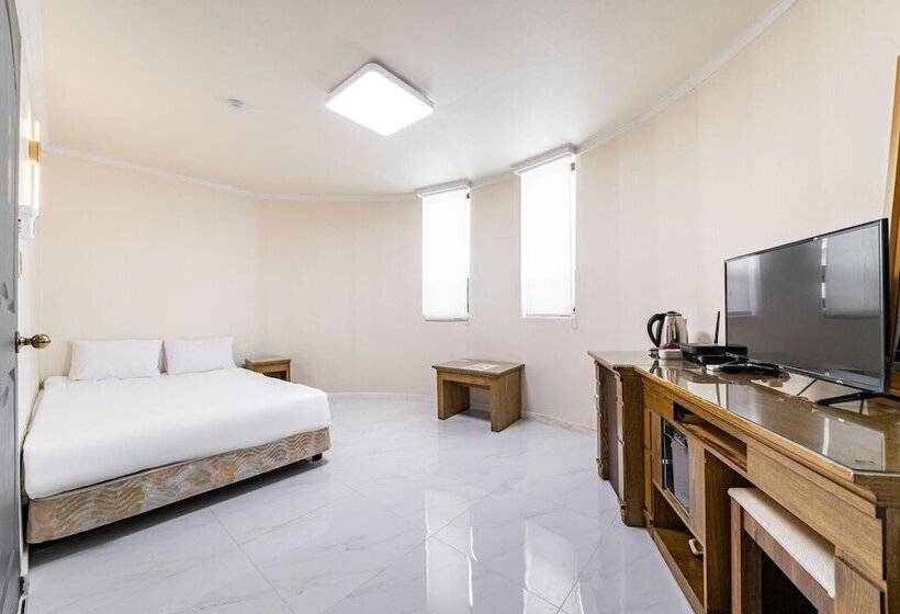 Motel Cheorwon Pareseu