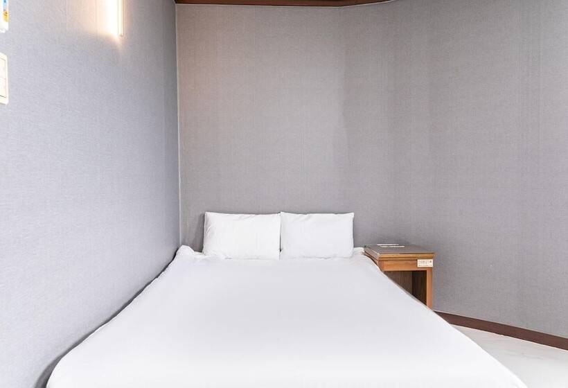 Motel Cheorwon Pareseu