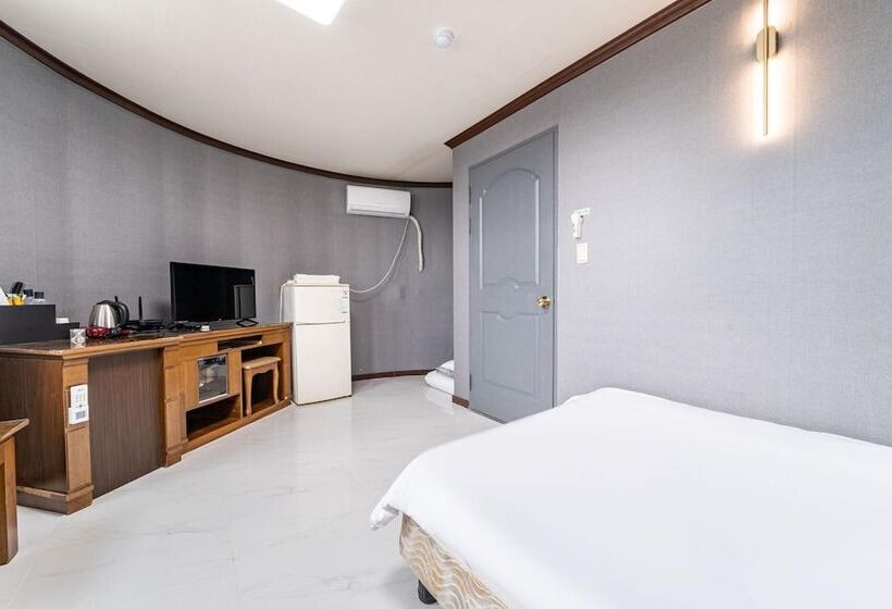 Motel Cheorwon Pareseu