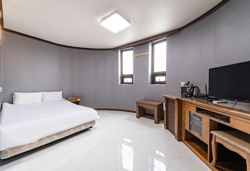 Motel Cheorwon Pareseu