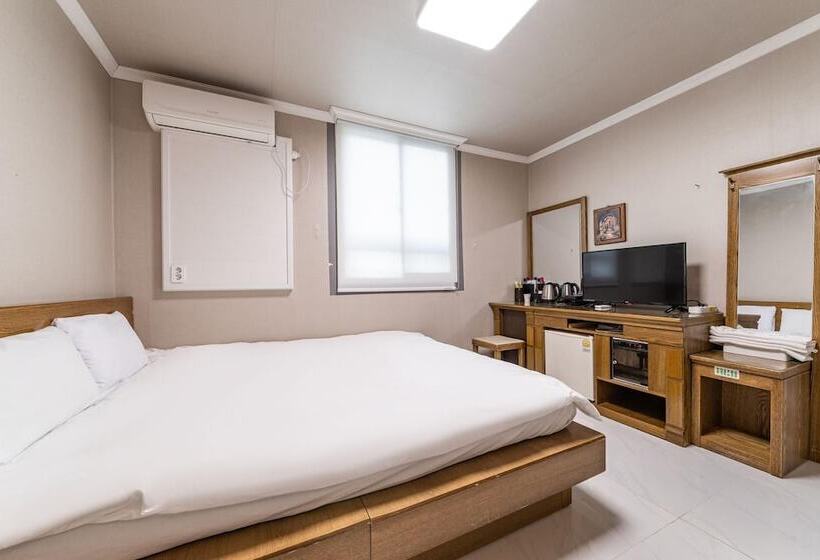 Motel Cheorwon Pareseu