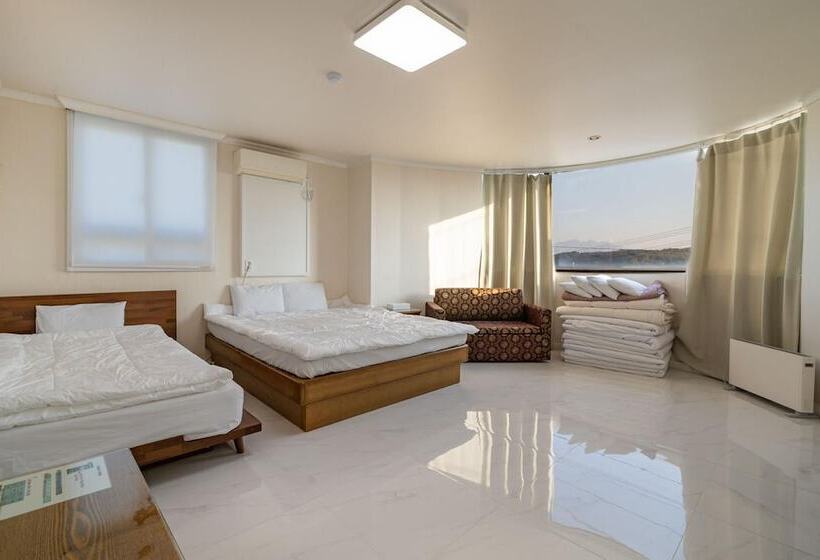 Motel Cheorwon Pareseu