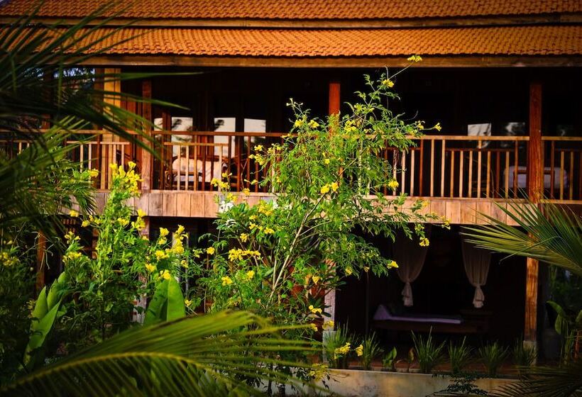 酒店 Farmhouse Resort & Spa