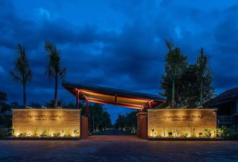 Hotelli Farmhouse Resort & Spa